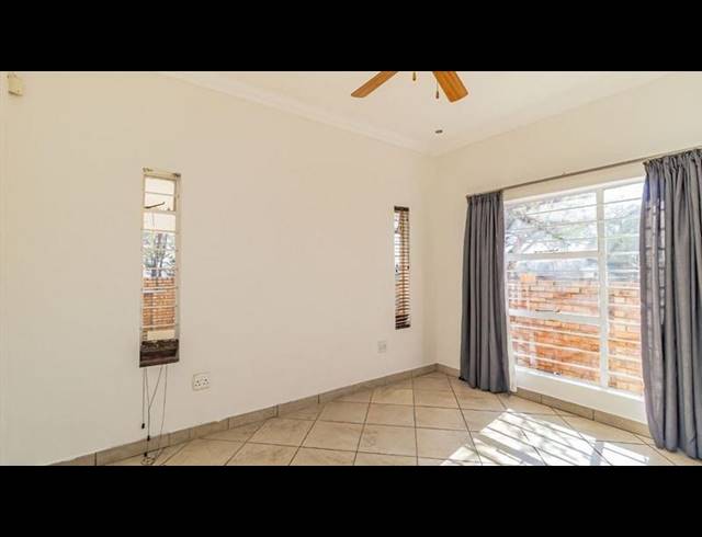 3 BEDROOM CLUSTER FOR SALE IN POMONA
